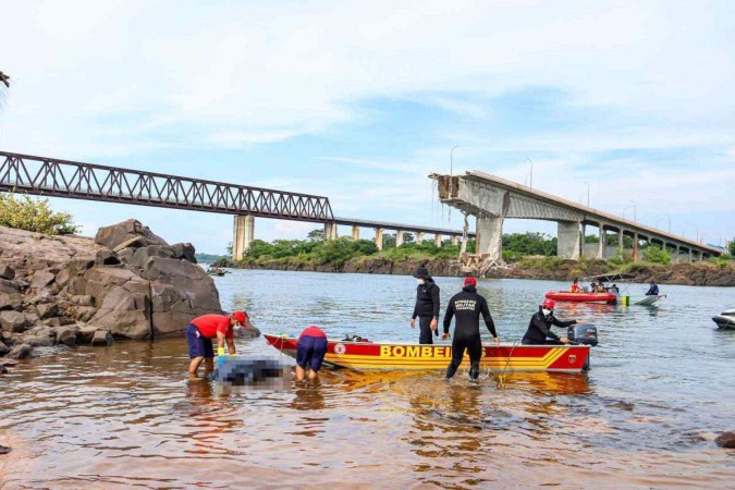 Na manhã desta sexta-feira (3/1), a força-tarefa encontrou mais um corpo dos desaparecidos, subindo para 13 o total de mortos/Foto: Henrique Machado/Governo do Tocantins Na manhã desta sexta-feira (3/1), a força-tarefa encontrou mais um corpo dos desaparecidos, subindo para 13 o total de mortos/Foto: Henrique Machado/Governo do Tocantins