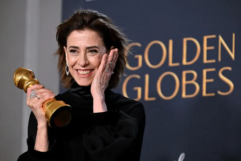 Fernanda Torres foi escolhida como Melhor Atriz em Filme de Drama no Globo de Ouro/foto: Robyn Beck / AFP Fernanda Torres foi escolhida como Melhor Atriz em Filme de Drama no Globo de Ouro/foto: Robyn Beck / AFP