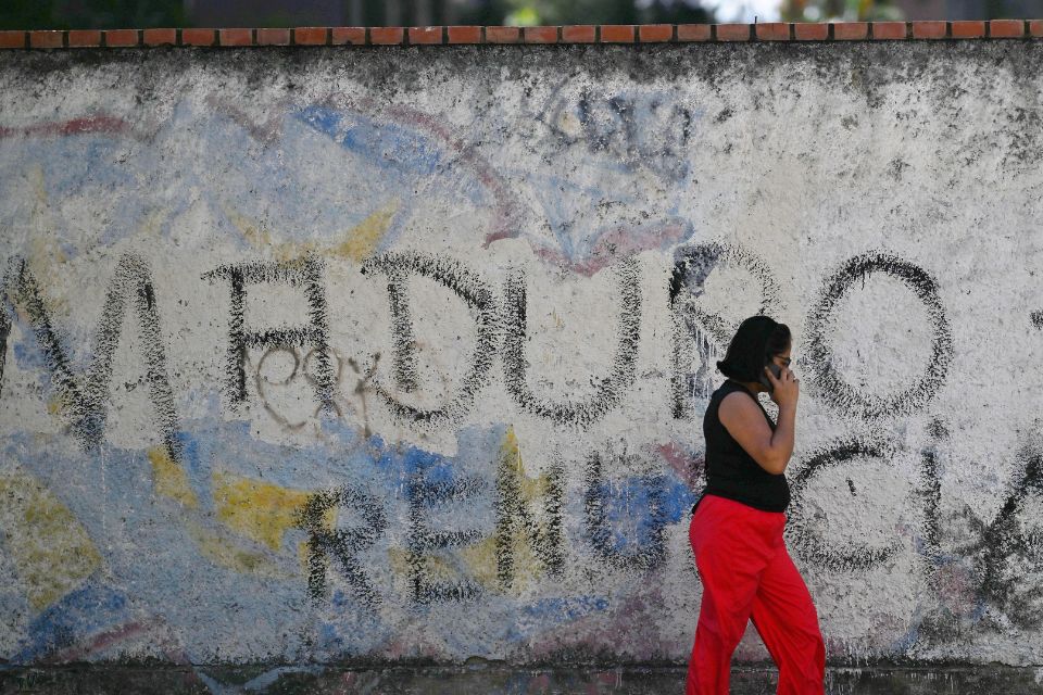 Parte da comunidade internacional não reconheceu os resultados das eleições presidenciais venezuelanas realizadas em julho do ano passado/foto: JUAN BARRETO/AFP Parte da comunidade internacional não reconheceu os resultados das eleições presidenciais venezuelanas realizadas em julho do ano passado/foto: JUAN BARRETO/AFP