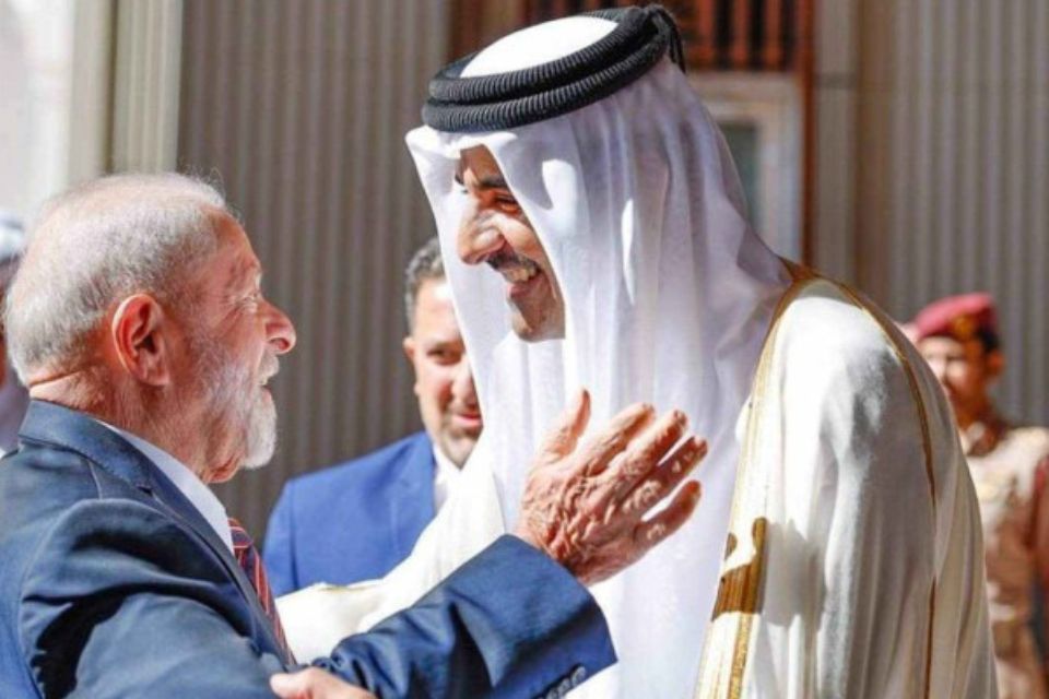 Lula e Emir do Catar conversam nesta terça-feira (7/1) e falam de visita entre os países/foto: Ricardo Stuckert / Presidência da República Lula e Emir do Catar conversam nesta terça-feira (7/1) e falam de visita entre os países/foto: Ricardo Stuckert / Presidência da República