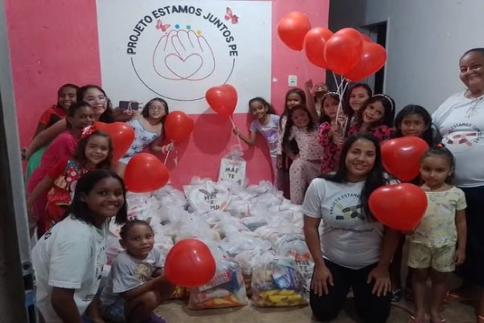Desde sua criação, o "Estamos Juntos PE" tem atendido cerca de 100 famílias em situação de vulnerabilidade/Foto: Divulgação Desde sua criação, o "Estamos Juntos PE" tem atendido cerca de 100 famílias em situação de vulnerabilidade/Foto: Divulgação