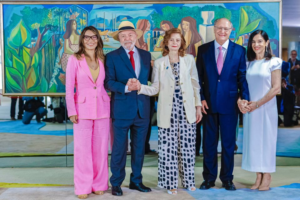 Presidente da República, Luiz Inácio Lula da Silva, descerra o painel "As Mulatas", de Di Cavalcanti, reintegrado ao patrimônio do Palácio do Planalto/Foto: Ricardo Stuckert/PR Presidente da República, Luiz Inácio Lula da Silva, descerra o painel "As Mulatas", de Di Cavalcanti, reintegrado ao patrimônio do Palácio do Planalto/Foto: Ricardo Stuckert/PR