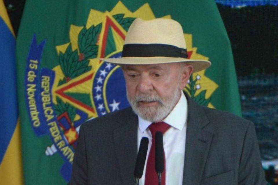A justificativa usada por Lula para, segundo ele, declarar-se à democracia assim como um marido é apaixonado por suas amantes foi porque o petista conhece "o valor dela"/foto: Ed Alves/CB/DA.Press A justificativa usada por Lula para, segundo ele, declarar-se à democracia assim como um marido é apaixonado por suas amantes foi porque o petista conhece "o valor dela"/foto: Ed Alves/CB/DA.Press