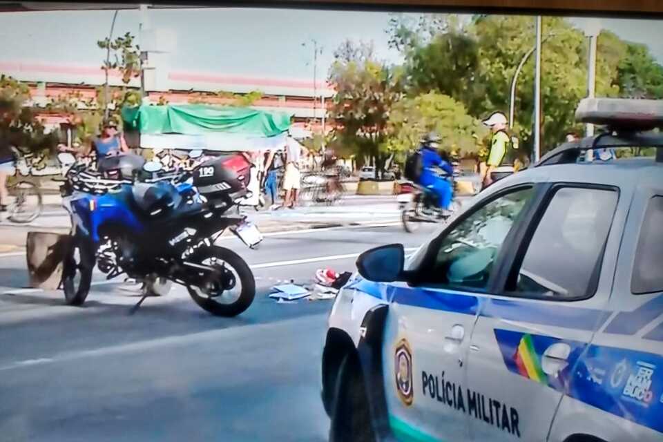 O acidente aconteceu por volta das 5h30 em frente ao Aeroporto Internacional do Recife, na Avenida Mascarenhas de Moraes (Foto: Divulgação) O acidente aconteceu por volta das 5h30 em frente ao Aeroporto Internacional do Recife, na Avenida Mascarenhas de Moraes/Foto: Divulgação