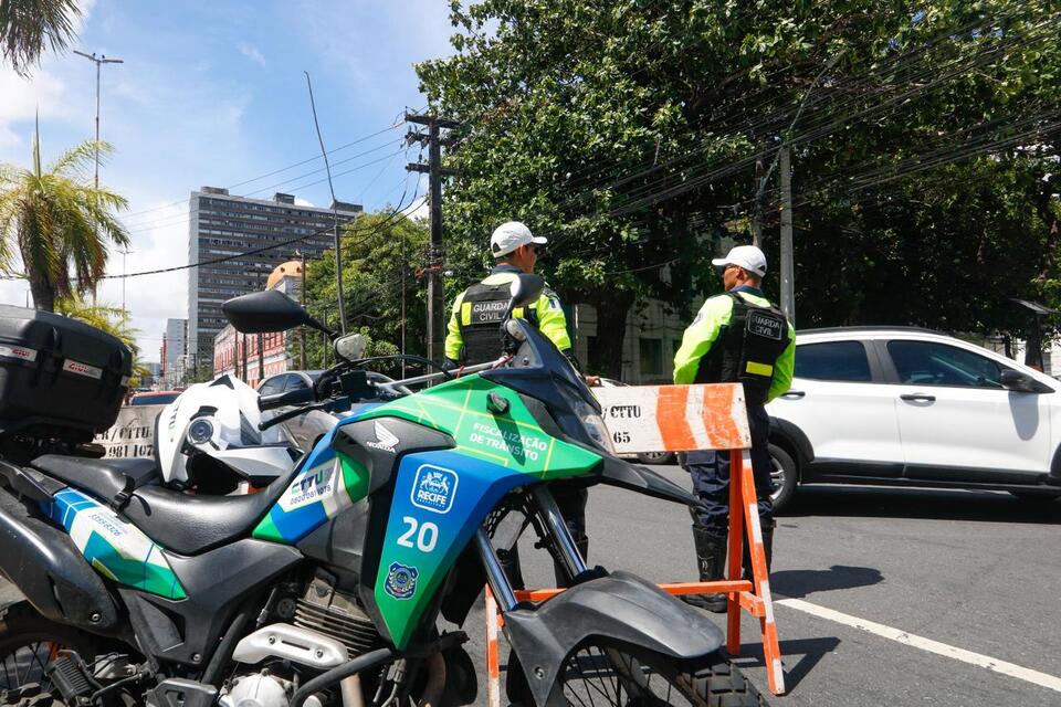 As interdições serão necessárias por causa de uma obra que vai substituir dez placas de concreto na avenida/Foto: Marina Torres/DP Foto As interdições serão necessárias por causa de uma obra que vai substituir dez placas de concreto na avenida/Foto: Marina Torres/DP Foto