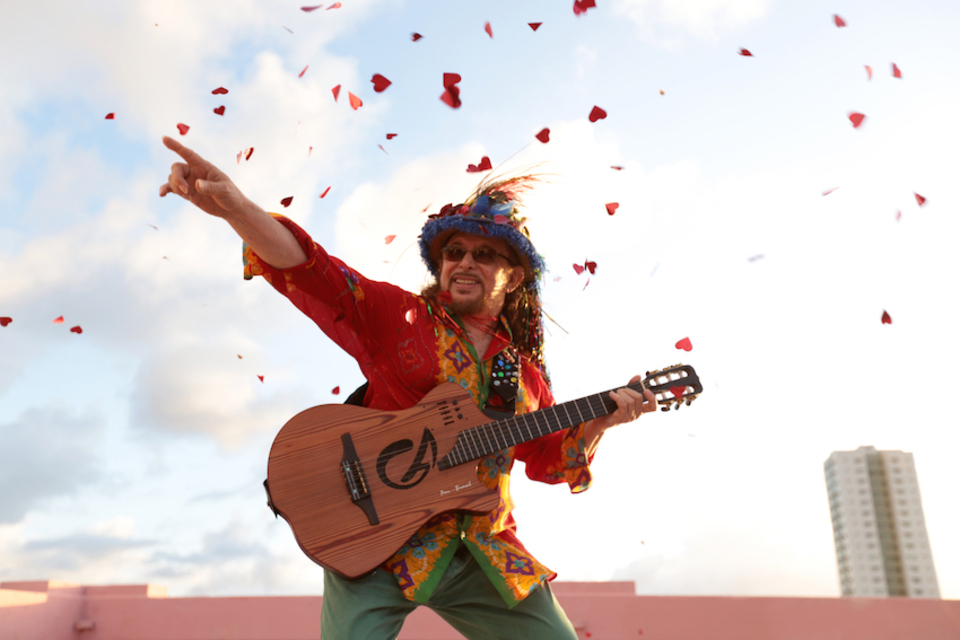 Geraldo Azevedo celebra aniversário em grande estilo ao longo de 2025/Foto: Virginia Ramos Geraldo Azevedo celebra aniversário em grande estilo ao longo de 2025/Foto: Virginia Ramos