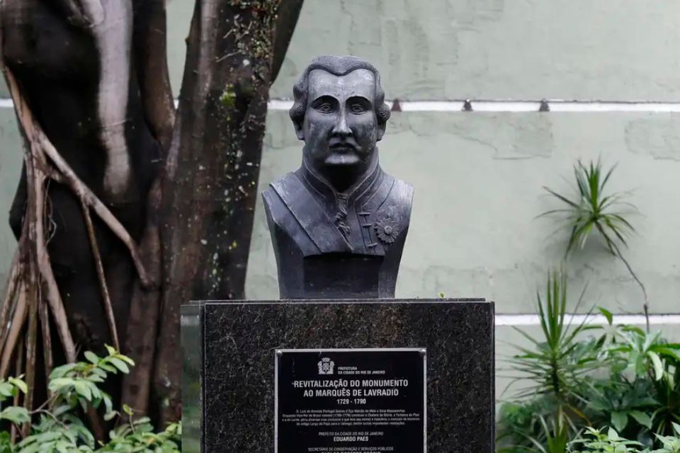 Com a sanção do prefeito Eduardo Paes, ocorrida no dia 2 de janeiro, o projeto converteu-se na Lei Municipal 8.780/2025.