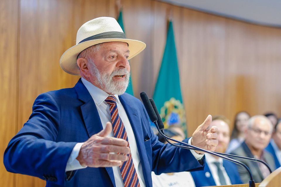 Lei complementar que regulamenta a reforma tributária foi sancionada nesta quinta-feira (16)