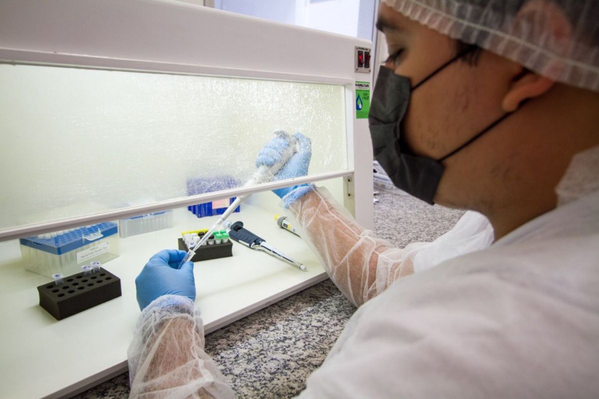 Laboratório Central de Pernambuco (Lacen-PE) é responsável por exames/Divulgação/SES Laboratório Central de Pernambuco (Lacen-PE) é responsável por exames/Divulgação/SES