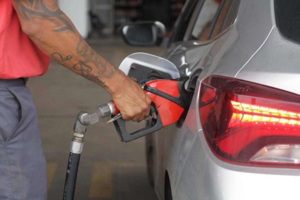 Com a alta registrada neste início de janeiro, a gasolina e o etanol passaram a pesar ainda mais no bolso do motorista, principalmente na região Norte/foto: PEDRO SANTANA / CB Com a alta registrada neste início de janeiro, a gasolina e o etanol passaram a pesar ainda mais no bolso do motorista, principalmente na região Norte/foto: PEDRO SANTANA / CB