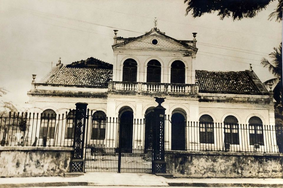 Após 65 anos morando de favor no Instituto Arqueológico, a Academia Pernambucana de Letras adquiriu uma casa própria em 1966/Foto: Arquivo/DP Após 65 anos morando de favor no Instituto Arqueológico, a Academia Pernambucana de Letras adquiriu uma casa própria em 1966/Foto: Arquivo/DP