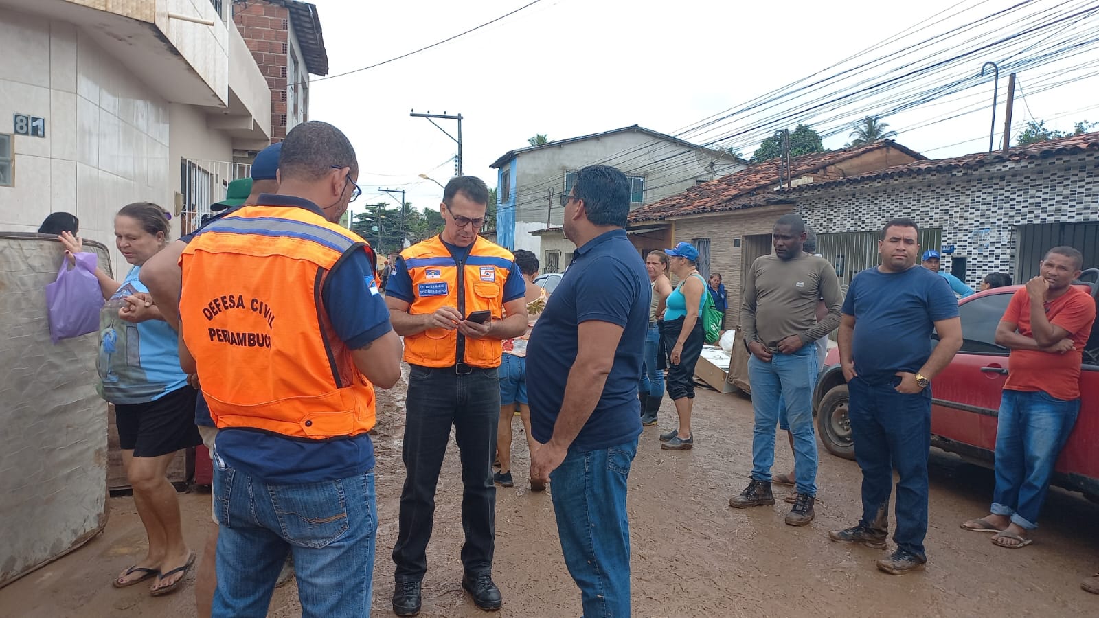Defesa Civil atua em cidades atingidas pelas chuvas/Foto: Governo de Pernambuco Defesa Civil atua em cidades atingidas pelas chuvas/Foto: Governo de Pernambuco