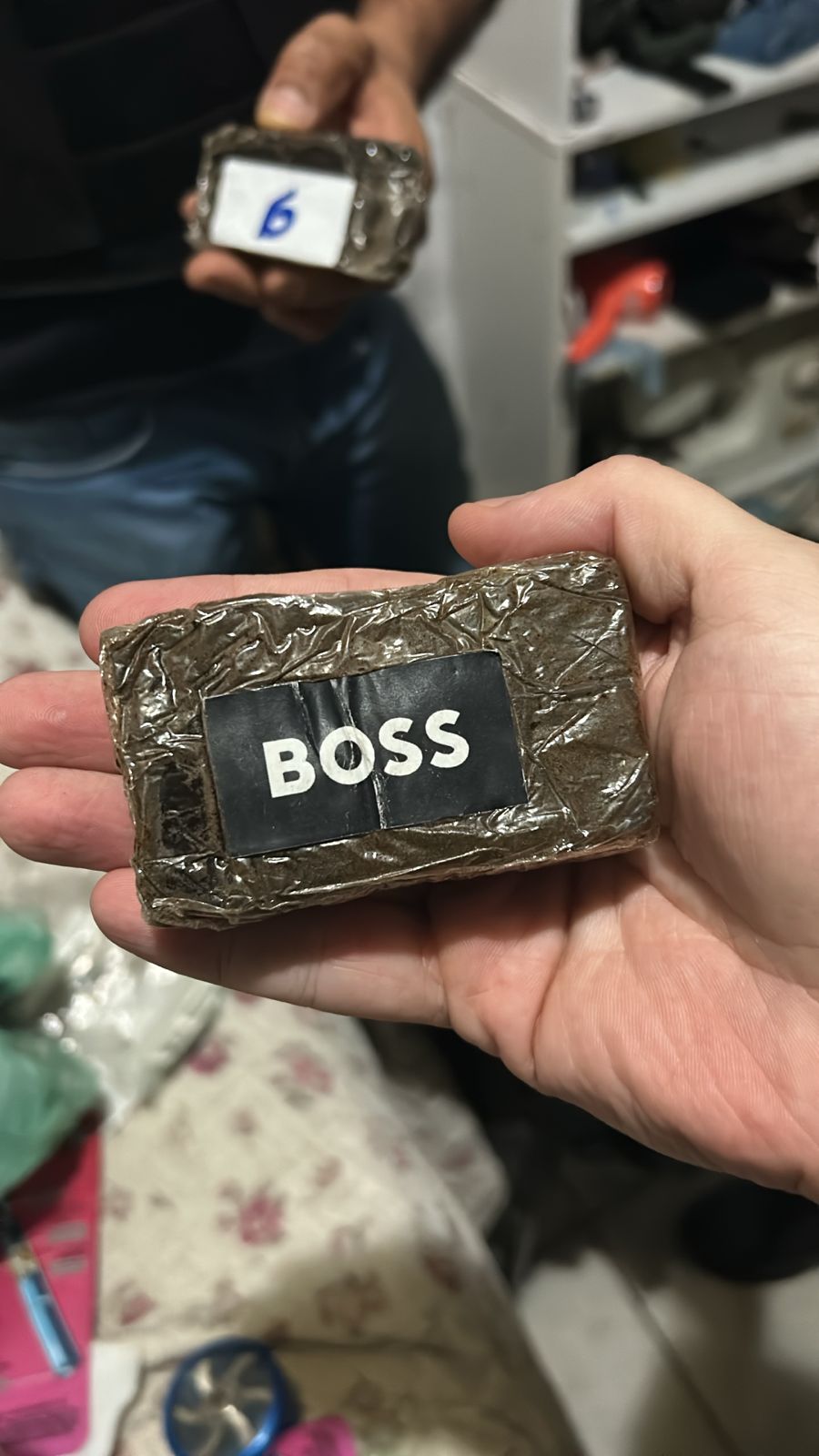Maconha com a marca "Boss" foi apreendida/Foto: Polícia Civil