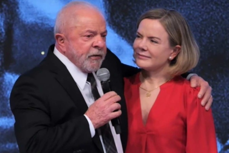 Gleisi é aliada próxima de Lula e considerada uma das principais candidatas para o governo na iminente reforma ministerial/Crédito: Reprodução Gleisi é aliada próxima de Lula e considerada uma das principais candidatas para o governo na iminente reforma ministerial/Crédito: Reprodução
