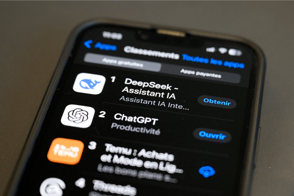 A declaração da OpenAI veio após a start-up chinesa DeepSeek causar pânico no mercado financeiro de Wall Street/Crédito: NICOLAS TUCAT / AFP A declaração da OpenAI veio após a start-up chinesa DeepSeek causar pânico no mercado financeiro de Wall Street/Crédito: NICOLAS TUCAT / AFP