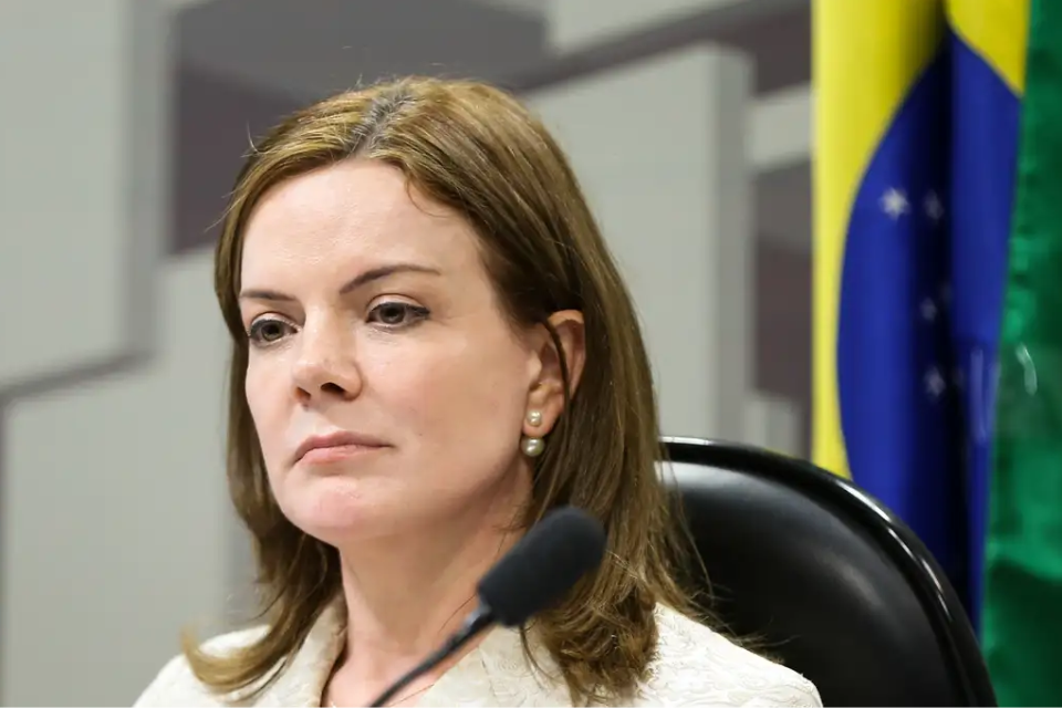 Gleisi isentou Galípolo de crítica/Crédito: Agência Brasil Gleisi isentou Galípolo de crítica/Crédito: Agência Brasil