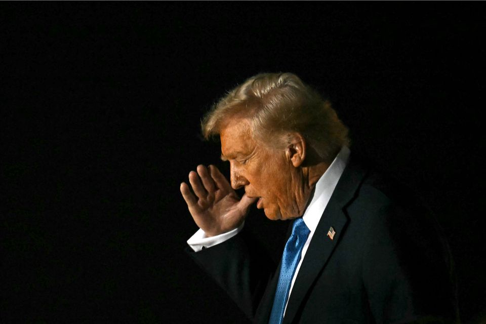 Antes da posse, Trump já insistia que os países não adotavam medidas suficientes para frear a migração irregular (Créditos: jim Watson / AFP) Antes da posse, Trump já insistia que os países não adotavam medidas suficientes para frear a migração irregular/Créditos: jim Watson / AFP