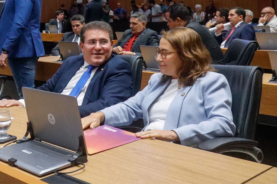 Deputados estaduais Luciano Duque e D&eacute;bora Almeida s&atilde;o autores do projeto/Jarbas Ara&uacute;jo/Alepe
