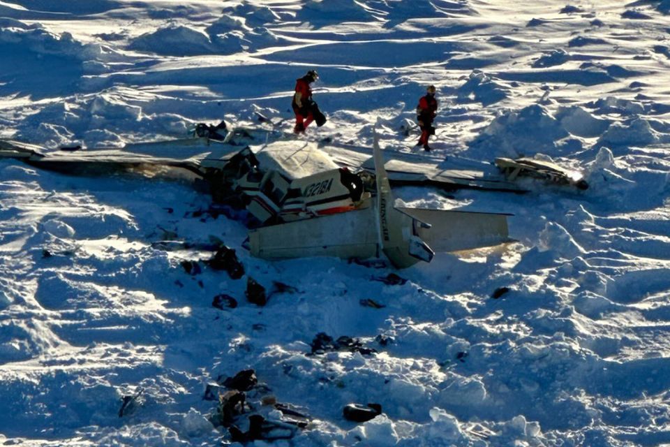 Restos de um avi&atilde;o desaparecido em 6 de fevereiro no Alasca/Foto: AFP PHOTO/US COAST GUARD