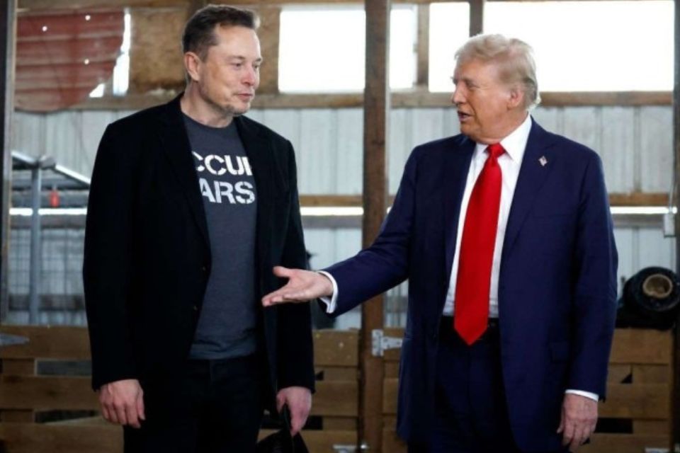 Em sua entrevista, Trump assegurou que, em um dia ou dois, ordenará a Musk que aponte o seu bisturi governamental para o Departamento de Educação