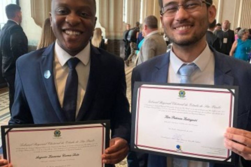 Os deputados Guto Zacarias e Kim Kataguiri ao serem diplomados para os atuais mandatos, em dezembro de 2022/Crédito: MBL/Divulgação Os deputados Guto Zacarias e Kim Kataguiri ao serem diplomados para os atuais mandatos, em dezembro de 2022/Crédito: MBL/Divulgação