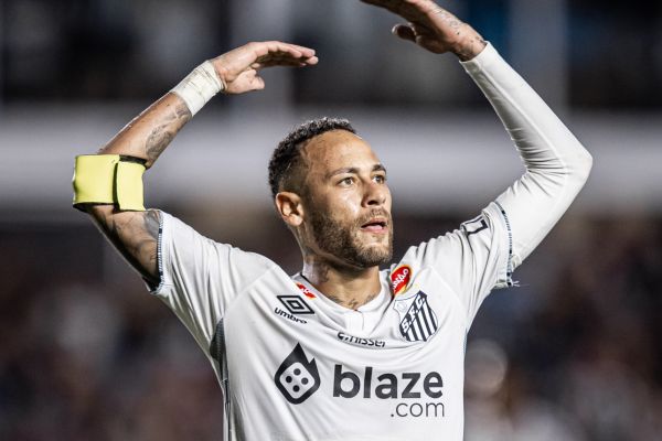 O novo camisa 10 do Santos já disputou duas partidas desde o seu retorno ao clube que o revelou./Foto: Raul Baretta/ Santos FC O novo camisa 10 do Santos já disputou duas partidas desde o seu retorno ao clube que o revelou./Foto: Raul Baretta/ Santos FC