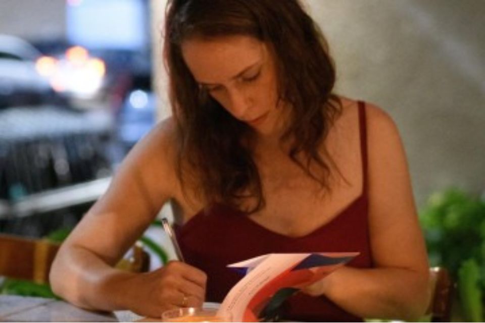 A advogada e pesquisadora Lea Vidigal é uma das autoras do livro O assassinato de JK pela ditadura: documentos oficiais/Crédito: reprodução/Instagram A advogada e pesquisadora Lea Vidigal é uma das autoras do livro O assassinato de JK pela ditadura: documentos oficiais/Crédito: reprodução/Instagram