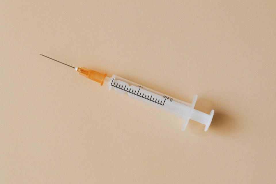 Davi Nunes Moreira chegou a ser levado para o hospital após o pai perceber que o filho mancava uma semana antes/crédito: Freepik/Reprodução Davi Nunes Moreira chegou a ser levado para o hospital após o pai perceber que o filho mancava uma semana antes/crédito: Freepik/Reprodução