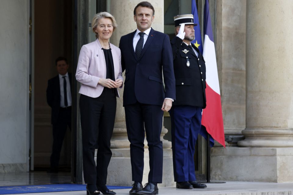 Antes da reunião, Macron falou por telefone com Donald Trump/Crédito:LUDOVIC MARIN / AFP Antes da reunião, Macron falou por telefone com Donald Trump/Crédito:LUDOVIC MARIN / AFP