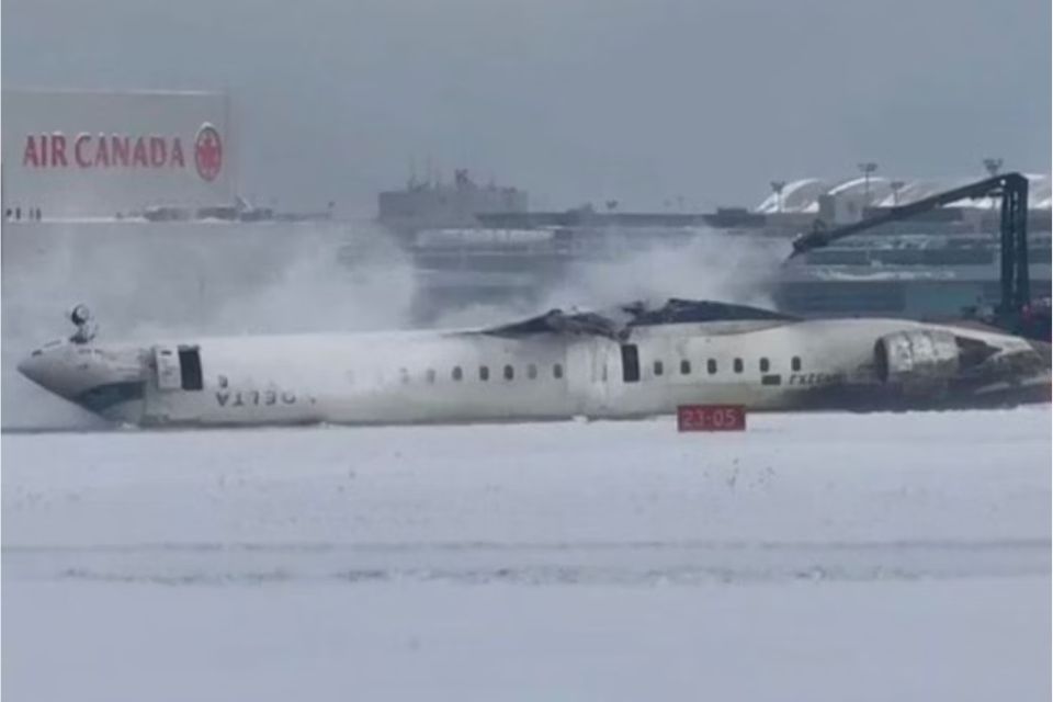 Aeronave do modelo Mitsubish CRJ-900LR