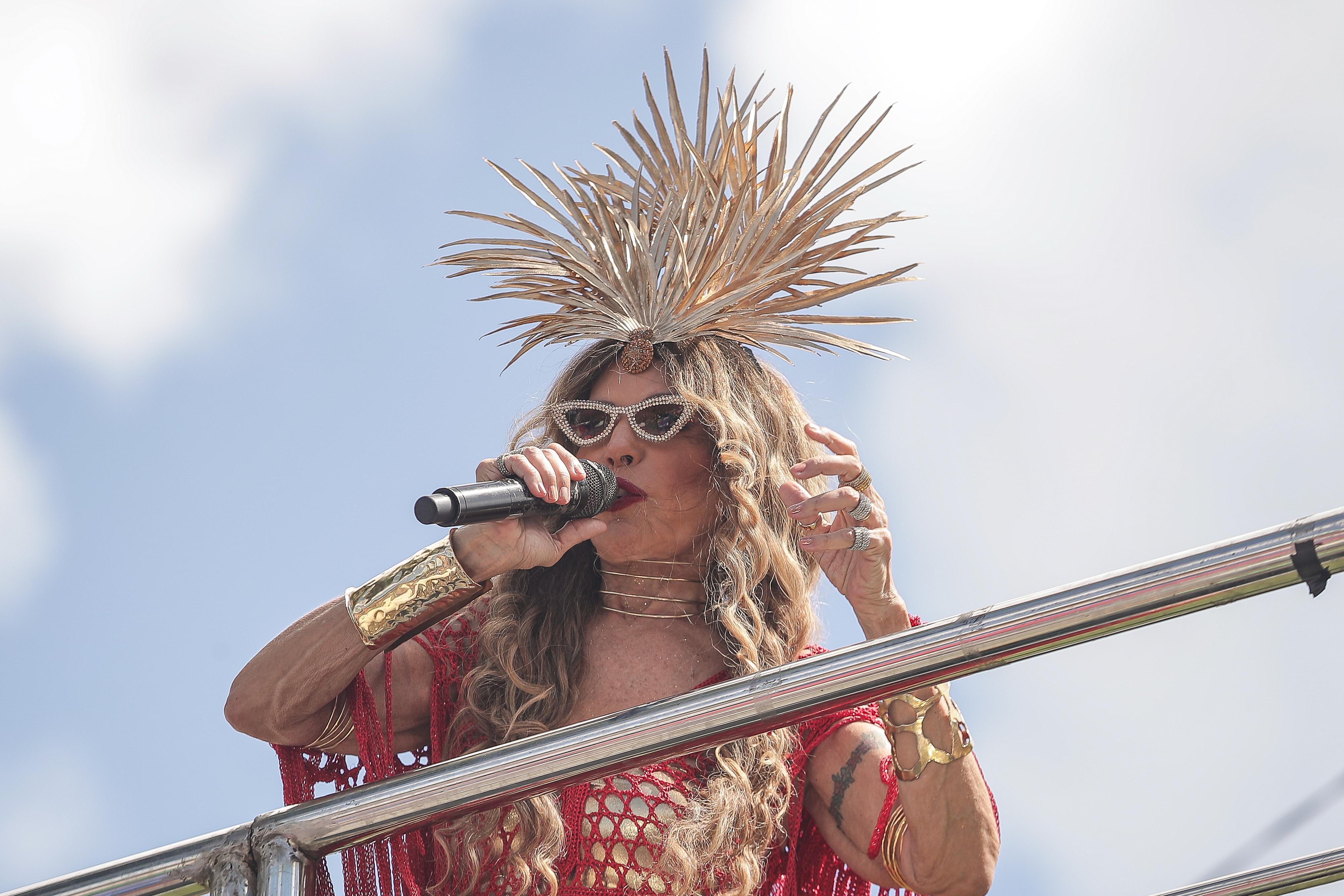 Elba Ramalho puxou desfile do Galo/Foto: Rafael Vieira/DP Elba Ramalho puxou desfile do Galo/Foto: Rafael Vieira/DP