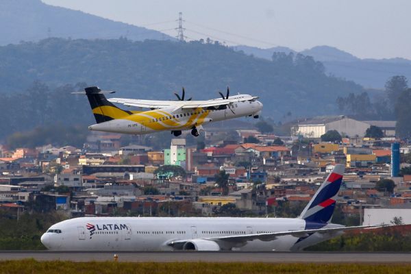 Em agosto de 2024, um avião da companhia caiu sob um condomínio residencial em Vinhedo (SP), deixando 62 mortos./Foto: Miguel SCHINCARIOL / AFP Em agosto de 2024, um avião da companhia caiu sob um condomínio residencial em Vinhedo (SP), deixando 62 mortos./Foto: Miguel SCHINCARIOL / AFP