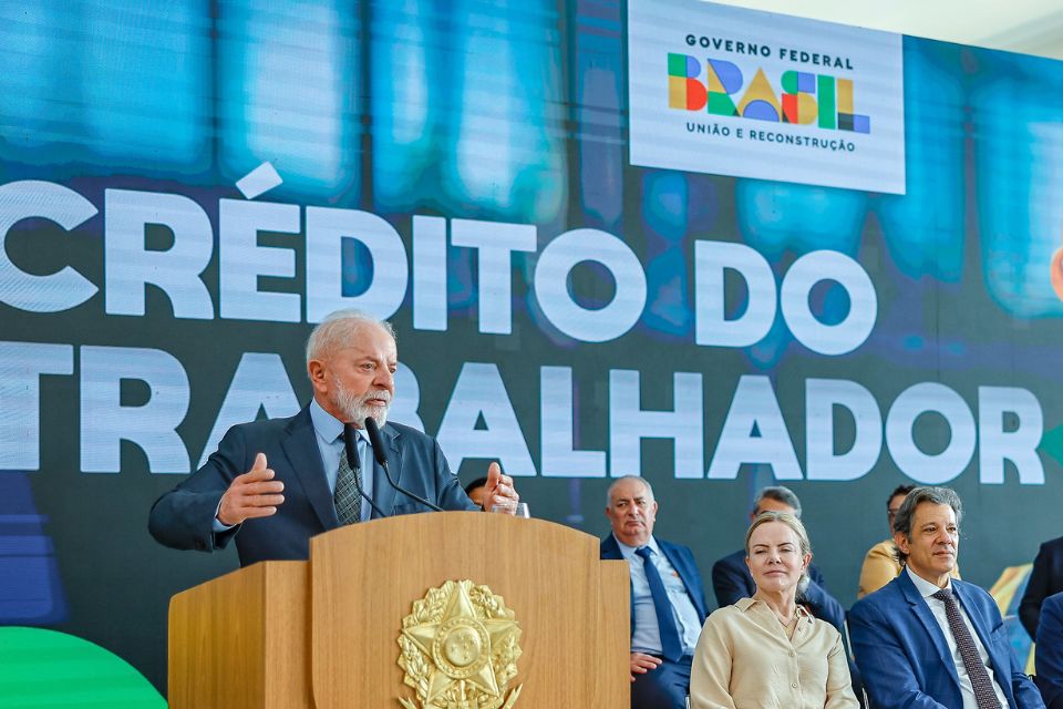 "Esse aqui não é um governo de aventureiros, de gente sem cara, sem rosto. Aqui, nesse governo, todo mundo tem um compromisso sério com a sua história", destacou petista/foto: Ricardo Stuckert/PR "Esse aqui não é um governo de aventureiros, de gente sem cara, sem rosto. Aqui, nesse governo, todo mundo tem um compromisso sério com a sua história", destacou petista/foto: Ricardo Stuckert/PR