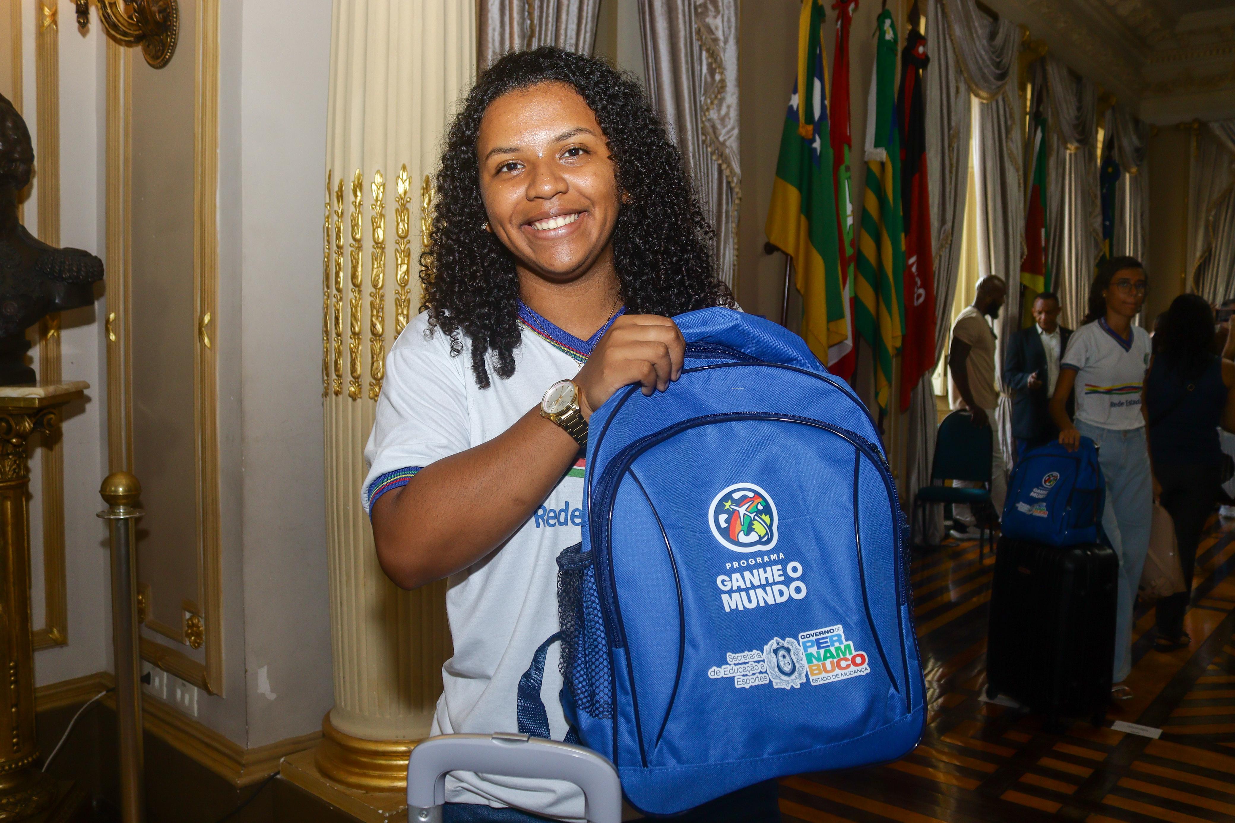 Estudante Gleicianny Vitória, 16 anos, da Escola de Referência em Ensino Médio Osmar de Souza Ferraz, localizada no município de Betânia, Sertão de Pernambuco