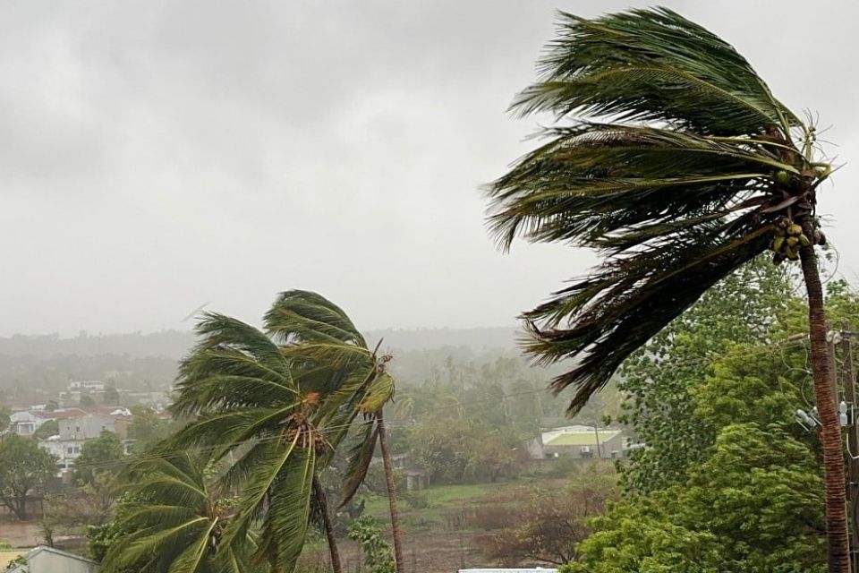 Passagem do ciclone Jude contabilizou, até agora, nove mortos e cerca de 20 feridos