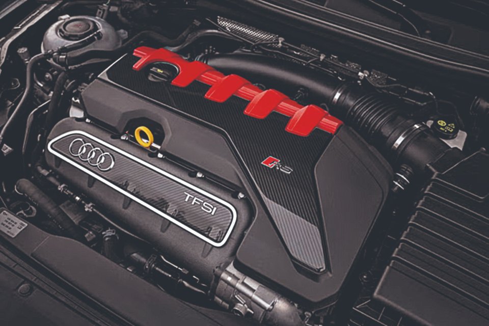Motor 2.5 turbo desenvolve 400 cavalos de potência