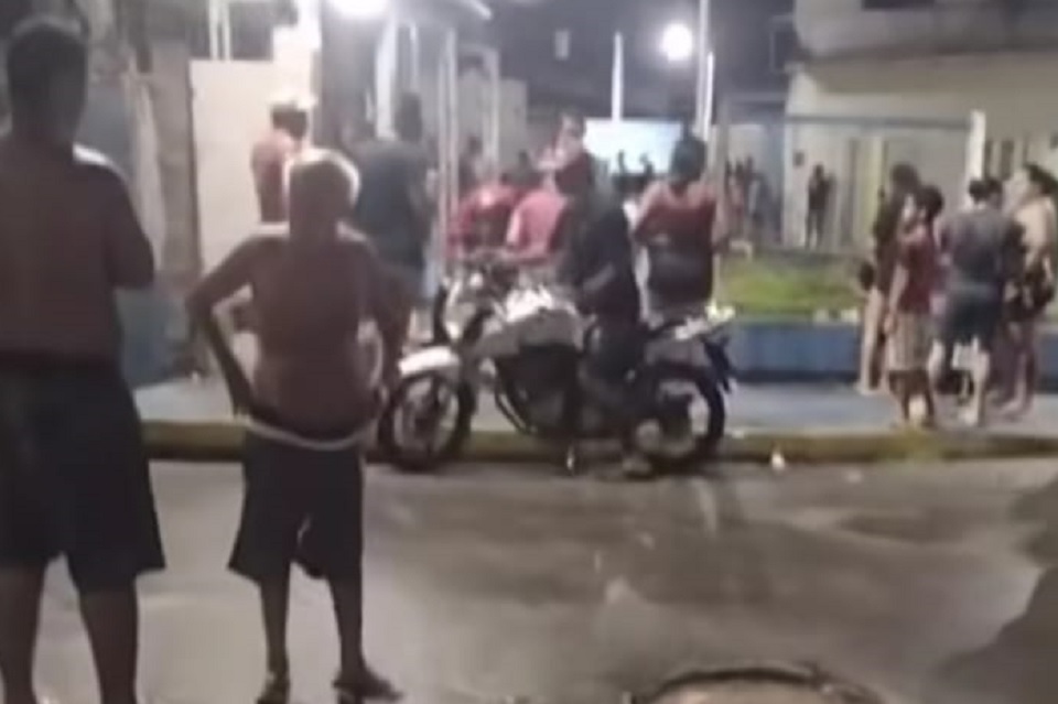 Vítima fatal estava brincando com a filha, de dois anos, na praça./Reprodução/Instagram Vítima fatal estava brincando com a filha, de dois anos, na praça./Reprodução/Instagram