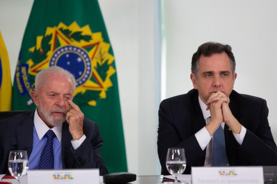 O senador de Minas Gerais e o chefe do Executivo se encontraram no s&aacute;bado (15/3) no Pal&aacute;cio do Alvorada/foto: Igo Estrela/Metr&oacute;poles @igoestrela