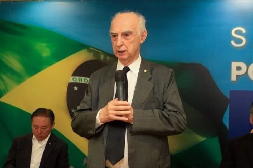 Sua primeira experiência política foi em 1975/Crédito: PSD / Divulgação Sua primeira experiência política foi em 1975/Crédito: PSD / Divulgação