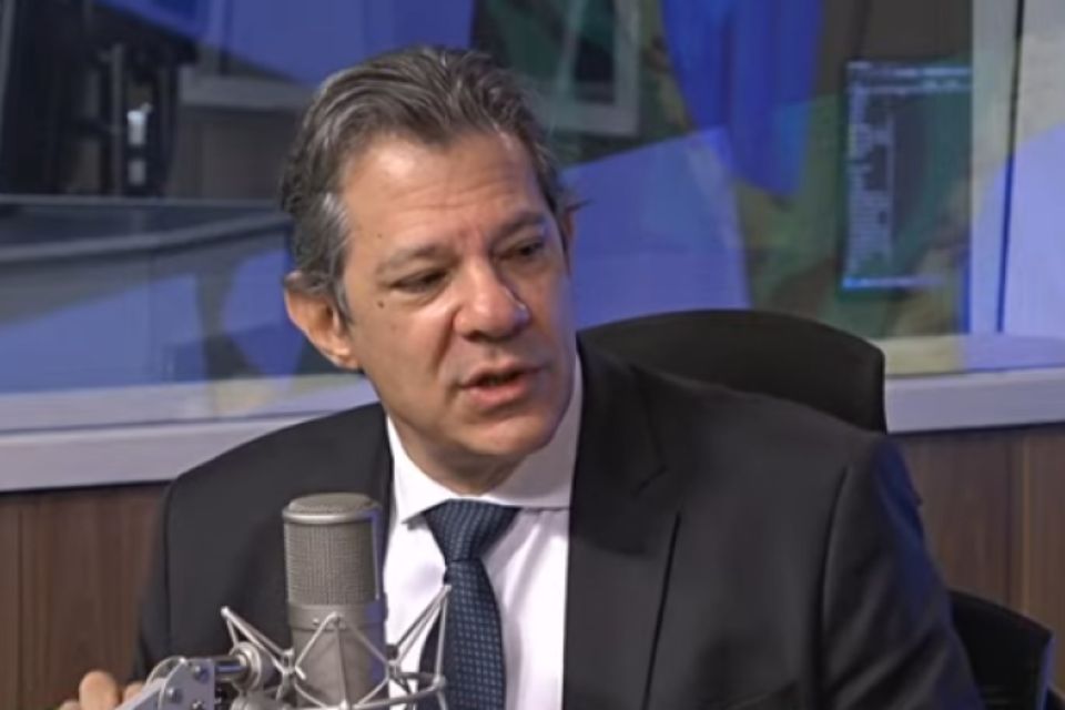 Ministro Fernando Haddad falou sobre a isenção do Imposto de Renda para quem ganha até R$ 5 mil por mês/Crédito: Reprodução Youtube Canal Gov Ministro Fernando Haddad falou sobre a isenção do Imposto de Renda para quem ganha até R$ 5 mil por mês/Crédito: Reprodução Youtube Canal Gov