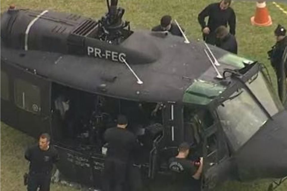 Piloto de helicóptero da Polícia Civil é baleado na Zona Oeste do Rio/Crédito: Reprodução