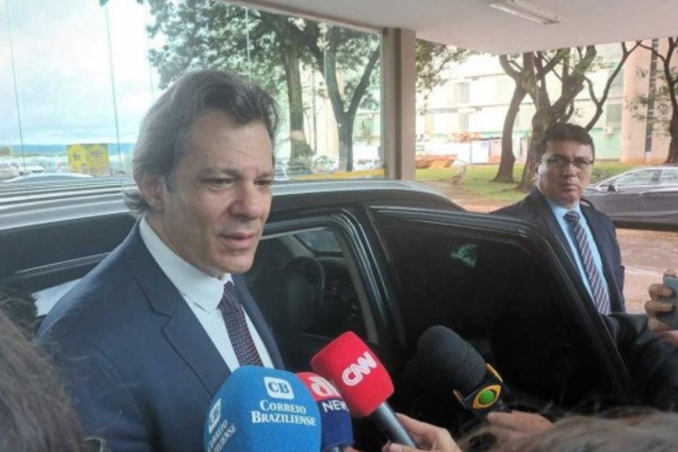 A intenção do consignado, segundo Haddad, é permitir que os trabalhadores substituam empréstimos caros por opções mais baratas, reduzindo o risco de superendividamento/foto: Raphael Pati/CB/D.A Press A intenção do consignado, segundo Haddad, é permitir que os trabalhadores substituam empréstimos caros por opções mais baratas, reduzindo o risco de superendividamento/foto: Raphael Pati/CB/D.A Press