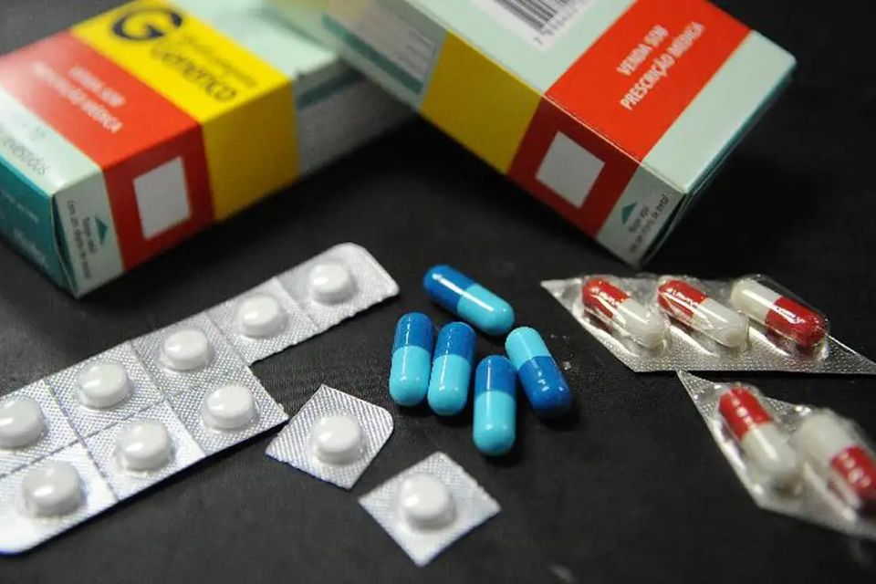 De acordo com o conselho, não há competência em lei que autorize farmacêuticos a prescrever medicamentos/Crédito: Arquivo / Agência Brasil De acordo com o conselho, não há competência em lei que autorize farmacêuticos a prescrever medicamentos/Crédito: Arquivo / Agência Brasil