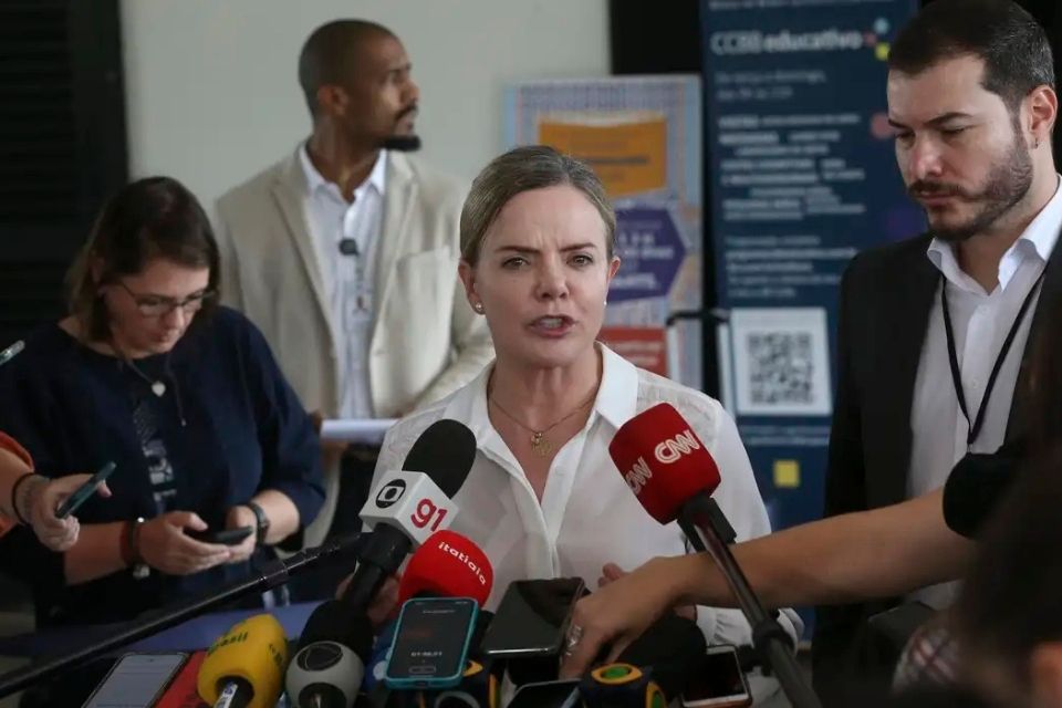 Ministra de Relações Institucionais, Gleisi Hoffmann/foto: Antonio Cruz/Agência Brasil Ministra de Relações Institucionais, Gleisi Hoffmann/foto: Antonio Cruz/Agência Brasil
