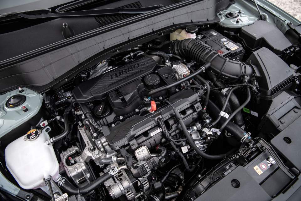 Motor 1.6 aspirado e elétrico entregam juntos 141 cavalos de potência