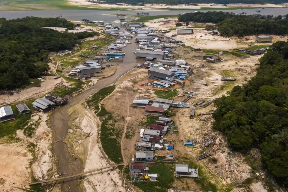 Em todo território nacional, 179 mil quilômetros quadrados (km2) ainda estão cobertos por água/Crédito: Rafa Neddermeyer / Agência Brasil