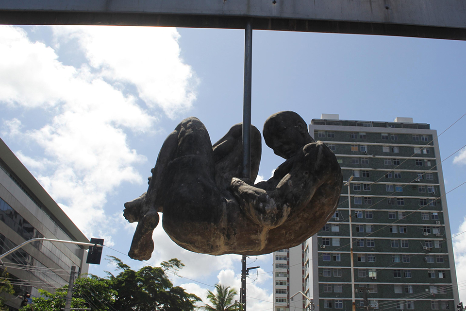 Monumento Tortura Nunca mais foi o primeiro monumento construído no país em homenagem aos mortos e desaparecidos políticos brasileiros/Foto: Priscilla Melo/DP Monumento Tortura Nunca mais foi o primeiro monumento construído no país em homenagem aos mortos e desaparecidos políticos brasileiros/Foto: Priscilla Melo/DP
