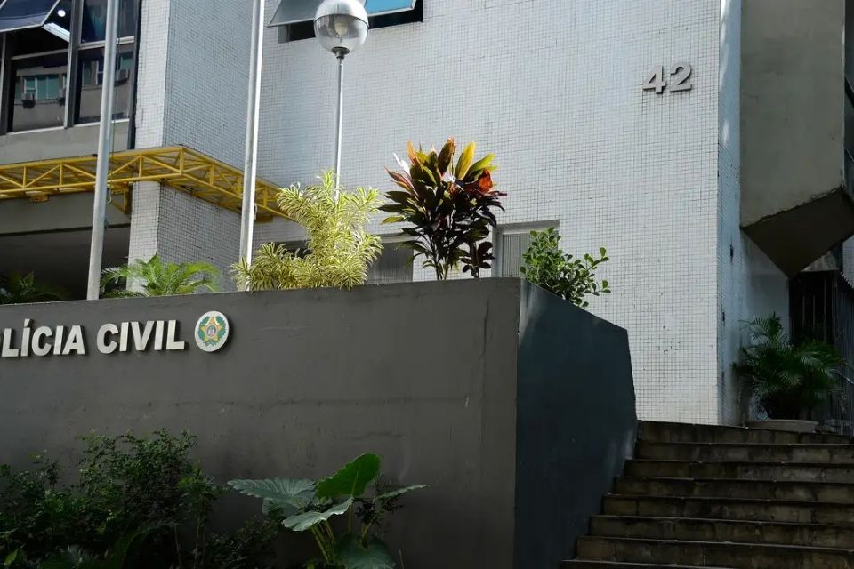 Ex-PM é apontado como peça-chave na logística e no treinamento armado de criminosos/foto: Tomaz Silva/Agência Brasil Ex-PM é apontado como peça-chave na logística e no treinamento armado de criminosos/foto: Tomaz Silva/Agência Brasil
