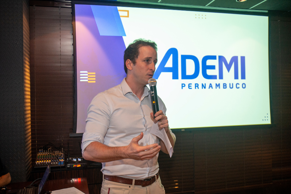 Rafael Simões, presidente da Ademi-PE/Foto: Armando Artoni Rafael Simões, presidente da Ademi-PE/Foto: Armando Artoni