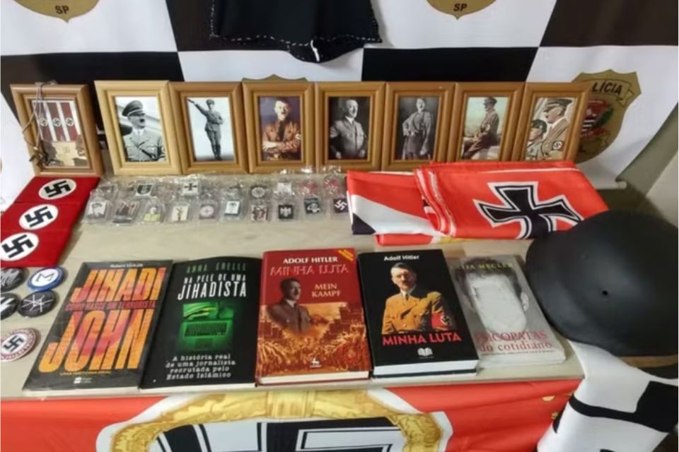 Apreensão de material de cunho nazista/Crédito: Reprodução / Policia Civil